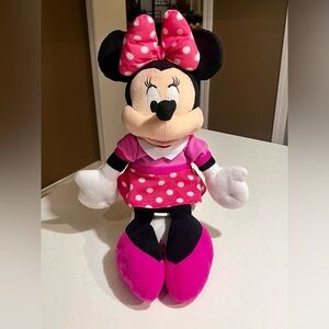 Disney Minnie Bowtique Busy Helper Soft Plush Doll